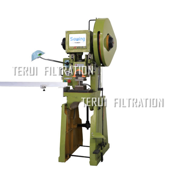 SNAP BAND CUTTING MACHINE